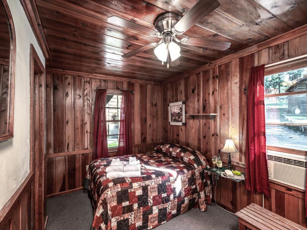 Apache Village 3, Queen Bed, Midtown, Sleeps 2 Ruidoso Eksteriør billede